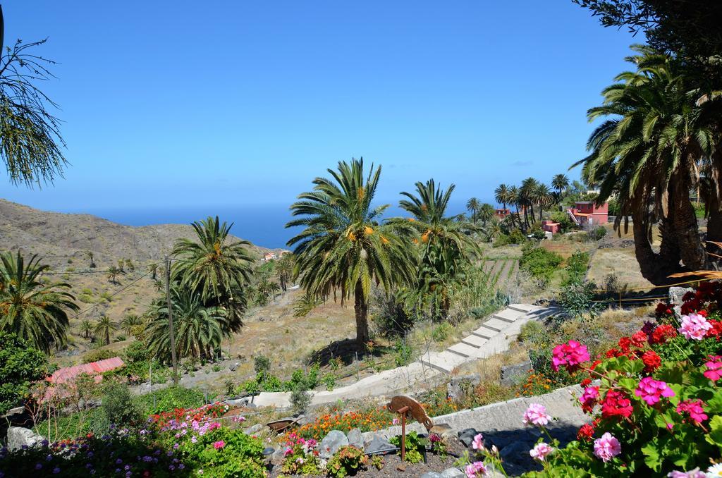 Palmeros, Vista Al Mar Y La Montana Alojera